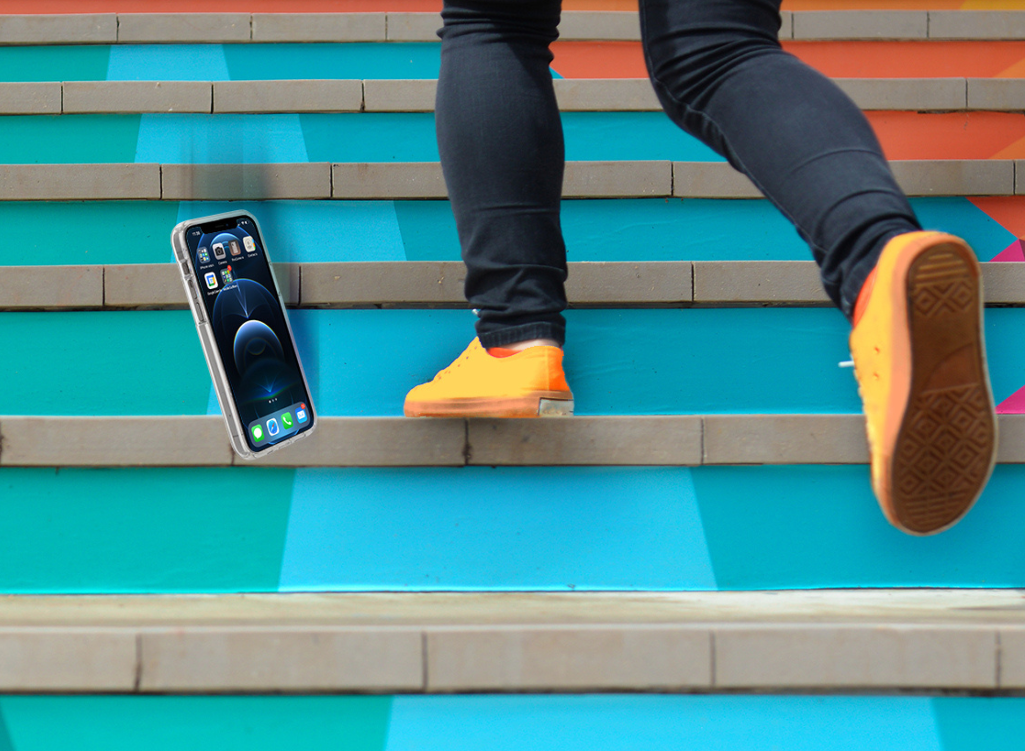 Phone that falls with a fusion bumper